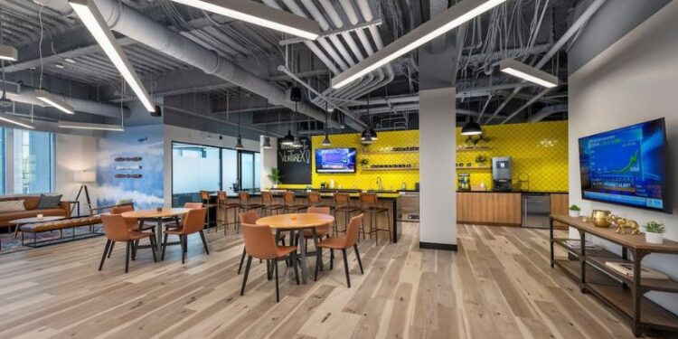Veterans-With-Access-To-Free-Coworking-Memberships-750x375